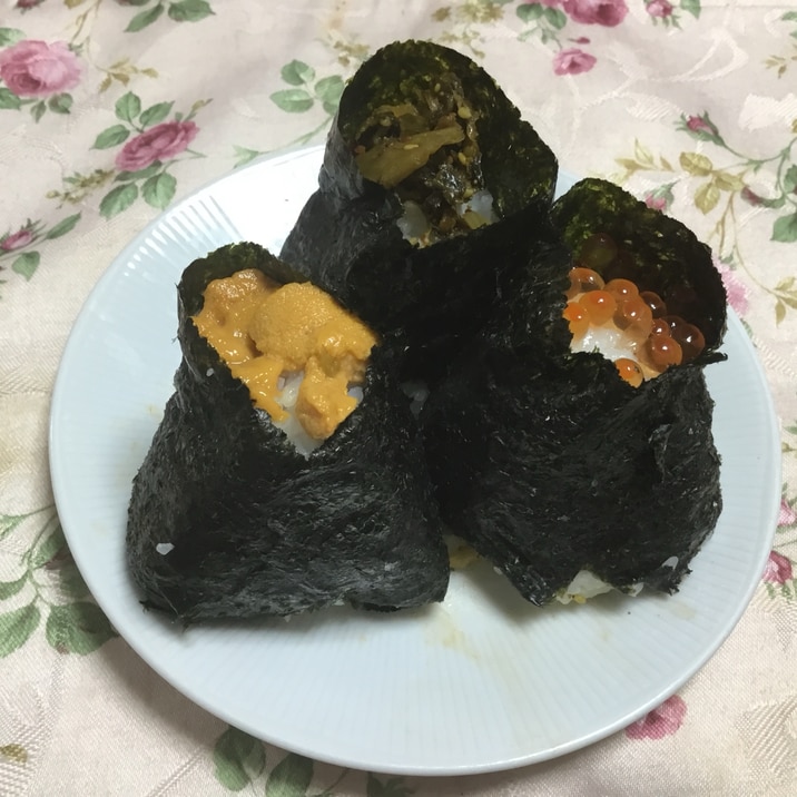 ウニとイクラと高菜のおにぎり